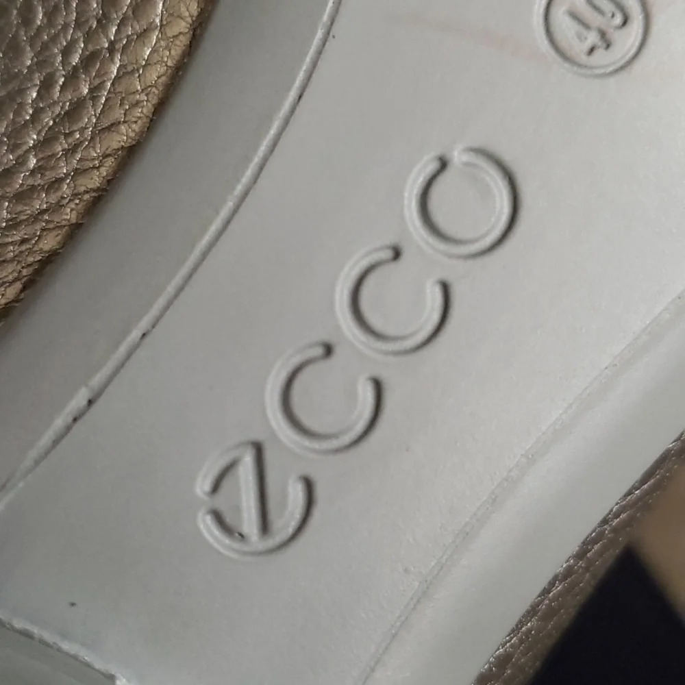 ECCO  flats size 9. - Picture 8 of 12